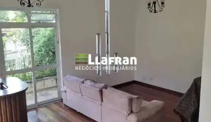 Sobrado de 4 dormitórios Jardim Peri Peri