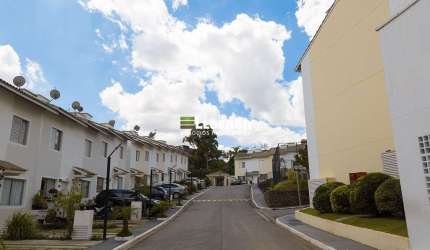 Sobrado em condominio Horto do Ipê