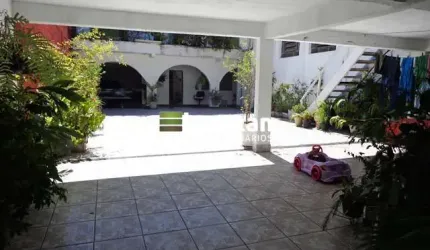 Casa no Arraial Paulista Taboão com 6 dormitórios