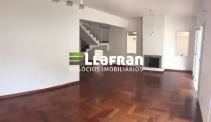 Casa com 04 dormitórios em São Paulo