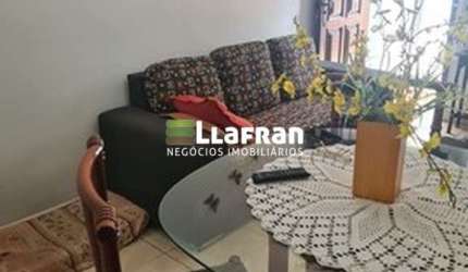 Casa térrea condomínio 2 quartos com edícula