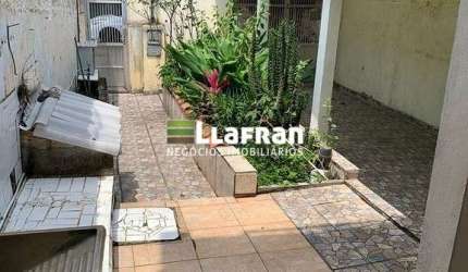 Casa situada na Vila Iório próximo Freguesia do Ó
