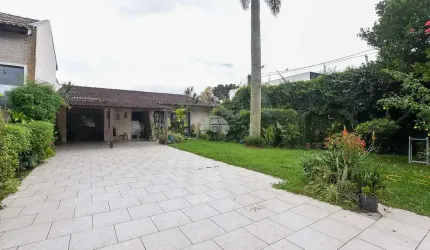 Casa com 4 quartos à venda na Avenida Nossa Senhora da Luz, 1417, Hugo Lange, Curitiba, 294 m2 por R$ 1.299.000
