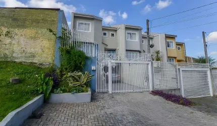 Casa com 3 quartos à venda na Rua Jorge Bonn, 561, Tingui, Curitiba, 217 m2 por R$ 1.100.000