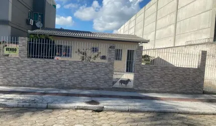 Casa para Venda em Balneário Camboriú, Nova Esperança (Jardim Parque dos Bandeirantes), 2 dormitórios, 1 suíte, 2 banheiros, 4 vagas