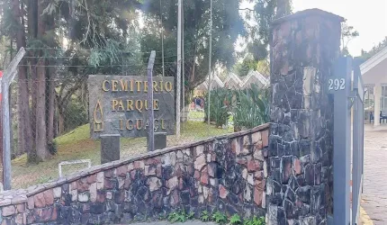 Terreno à venda na Rua Nicolau José Gravina, 292, Cascatinha, Curitiba por R$ 15.000
