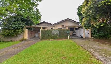 Terreno à venda na Avenida Frederico Lambertucci, 890, Fazendinha, Curitiba, 120 m2 por R$ 650.000