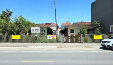 Casa com 8 quartos à venda na Alameda Celso Ramos, 664 E 676, Cambijú, Itapoá, 192 m2 por R$ 1.500.000