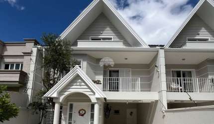 Casa com 3 quartos à venda na Rua Engenheiro Ivan Rigomero Ceccon, 239, Jardim Social, Curitiba, 213 m2 por R$ 1.150.000