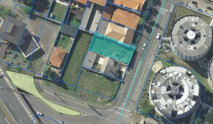 Terreno à venda na Rua Tufik José Guérios, 192, Jardim Botânico, Curitiba por R$ 480.000