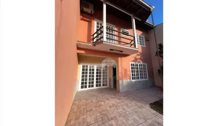 Casa com 3 quartos à venda na Rua Benjamin Constant, 767, América, Joinville, 145 m2 por R$ 850.000