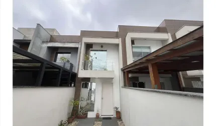 Casa com 2 quartos à venda na Rua Carlos Steffen, 22, Iririú, Joinville, 58 m2 por R$ 330.000