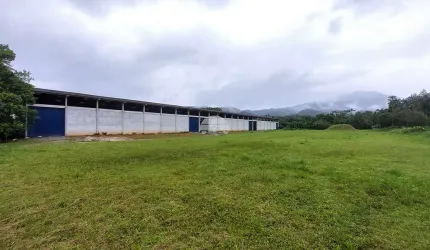 Barracão / Galpão / Depósito para alugar na Rua Quinze de Outubro, 4411, Rio Bonito (Pirabeiraba), Joinville, 3000 m2 por R$ 90.000