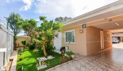 Casa com 2 quartos à venda na Rua Atílio Brunetti, 41, Capão Raso, Curitiba, 239 m2 por R$ 1.280.000