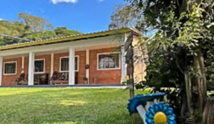 Chácara / sítio com 5 quartos à venda na Rua Alexandre Kreoniz, 1386, Faxina, São José dos Pinhais, 210 m2 por R$ 800.000