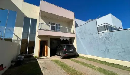 Casa com 3 quartos à venda na Rua Vitélio Parzianello, 1090, Fraron, Pato Branco, 118 m2 por R$ 700.000