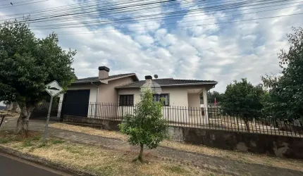 Casa com 3 quartos à venda na Rua Waldemar Vigano, 246, São Vicente, Pato Branco, 99 m2 por R$ 525.000
