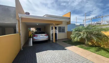 Casa com 2 quartos à venda na Rua Aneri Florindo Baggios, 165, Cristo Rei, Pato Branco, 75 m2 por R$ 390.000