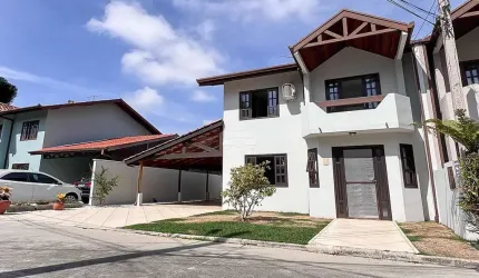 Casa em condomínio fechado com 3 quartos à venda na Rua Pedro Elias Graciano, 56, Centro, Pinhais, 155 m2 por R$ 750.000
