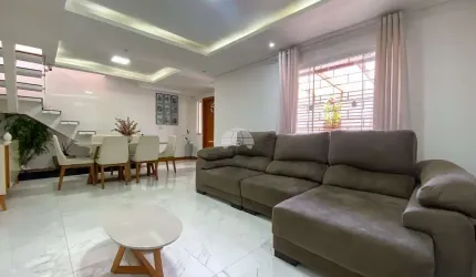 Casa com 3 quartos à venda na Rua Lapa, 796, Cruzeiro, São José dos Pinhais, 208 m2 por R$ 850.000