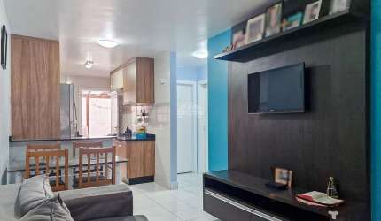Casa com 2 quartos à venda na Avenida Santa Catarina, 447, Roseira, São José dos Pinhais, 52 m2 por R$ 320.000