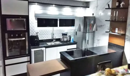 Casa em condomínio fechado com 2 quartos para alugar na Rua Eurides Maciel de Almeida, 285, Uberaba, Curitiba, 65 m2 por R$ 4.300