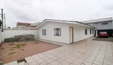 Casa comercial para alugar na Rua Alberto Leschkau, 110, Capão Raso, Curitiba, 180 m2 por R$ 2.850