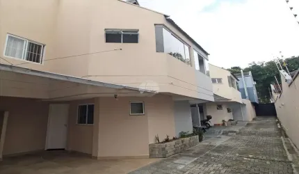 Casa em condomínio fechado com 3 quartos para alugar na Rua Panamá, 180, Bacacheri, Curitiba, 125 m2 por R$ 3.500