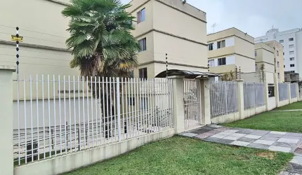 Apartamento com 3 quartos para alugar na Rua João Batista Trentin, 974, Tingui, Curitiba, 54 m2 por R$ 1.600
