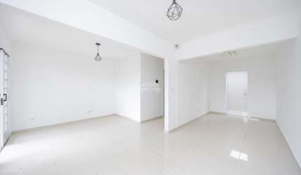 Casa com 1 quarto à venda na Rua Minas Gerais, 288, Vila Itaqui, Campo Largo, 140 m2 por R$ 330.000