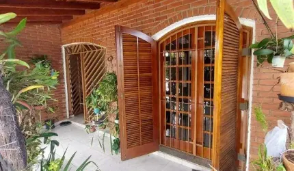 Casa com 3 dormitórios à venda, 228 m² por R$ 700.000,00 - Nakamura Park - Cotia/SP