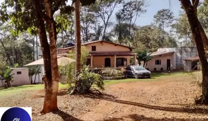 Chácara à venda em Jundiaí-SP - Jardim Tarantela: 2 quartos, 2 salas, 1 banheiro, 2 vagas de garagem, 120,00 m² de área.