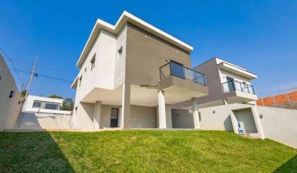 Casa em condomínio fechado em Colombo com 166m², 3 dormitórios ( sendo 1 suíte ) e 3 vagas - Arruda - Colombo - PR