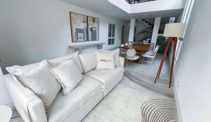 Casa mobiliada em condomínio no bairro Abranches com 328m², 5 dormitórios ( sendo 1 suíte ) e 6  vagas - Abranches - Curitiba -PR