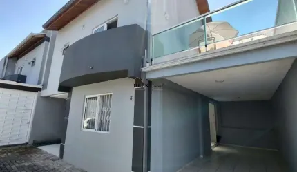 Sobrado em condomínio no bairro Xaxim com 136m², 3 dormitórios ( sendo 1 suíte ) e 2 vagas - Xaxim - Curitiba - PR