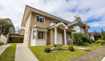 Sobrado de alto padrão em condomínio fechado no bairro São Braz com 204m², 4 dormitórios ( sendo 2 suítes ) e 6 vagas - São Braz - Curitiba - PR