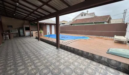 Casa com piscina em Colombo com 480m², 3 casas no terreno e 6 vagas - Paloma - Colombo - PR