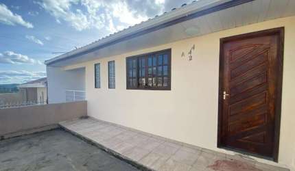 Casa com 3 dormitórios sendo uma suite e 3 vagas de garagem para locação em Lamenha Grande - Almirante Tamandaré - PR
