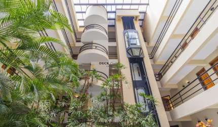 Apartamento com 2 dormitórios, Portaria 24 horas e elevador panorâmico! Centro Cívico - Juvevê, Curitiba, PR