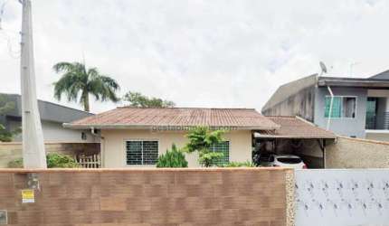 Casa 2 quartos com Piscina no Bairro Sta Regina em  Camboriú