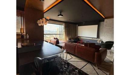 APARTAMENTO ALTO PADRÃO com 3 suítes Locação Anual em Balneário Camboriú