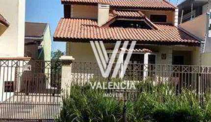 Casa de Rua | 4 Dorms | 245m² priv | 4 vagas | Tarumã - CURITIBA/PR
