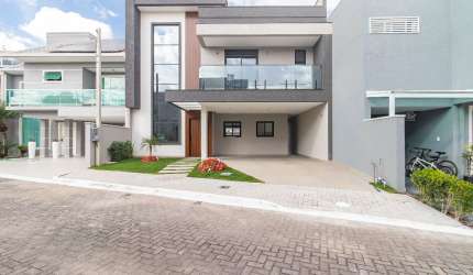 Sobrado em Condominio | 4 Dorms | 4 Vaga | 139m² | Uberaba - Curitiba/PR
