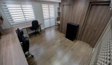Sala Comercial | Mobiliada | 28 m² priv | Centro - Curitiba