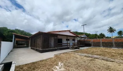 Casa para Alugar em Araçagy - 3 quartos - Frente para a Praia - Área Gourmet