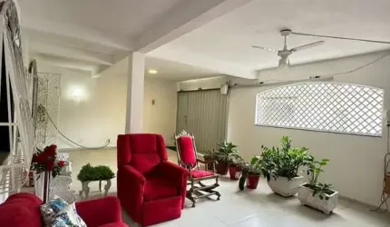 Casa Duplex à Venda em Cohatrac - 4 quartos - Reformada - Ventilada