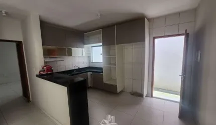 Casa a Venda em Região do Cohatrac - Cond. Apia II - 3 quartos - Nascente