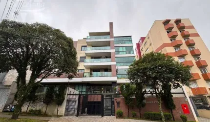 COBERTURA COM AMPLO TERRAÇO E 3 QUARTOS SENDO 02 SUÍTES. SÃO FRANCISCO/CENTRO CÍVICO. PISCINA, COM ARMÁRIOS COZINHA E BANHEIROS. 2 VAGAS