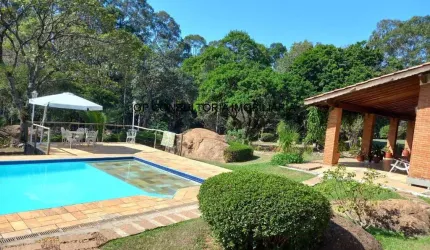 Chácara de luxo em condomínio exclusivo em Indaiatuba-SP - 4 quartos, 4 suítes, 2 salas, 403,55 m² de área no Parque da Grama.