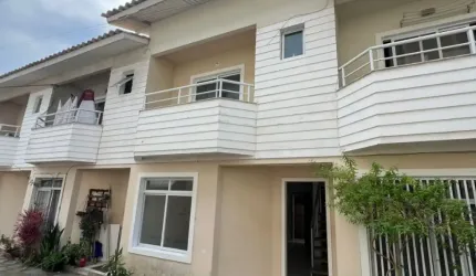 Oportunidade Imperdível! Sobrado há 800 metros do mar - Não financia